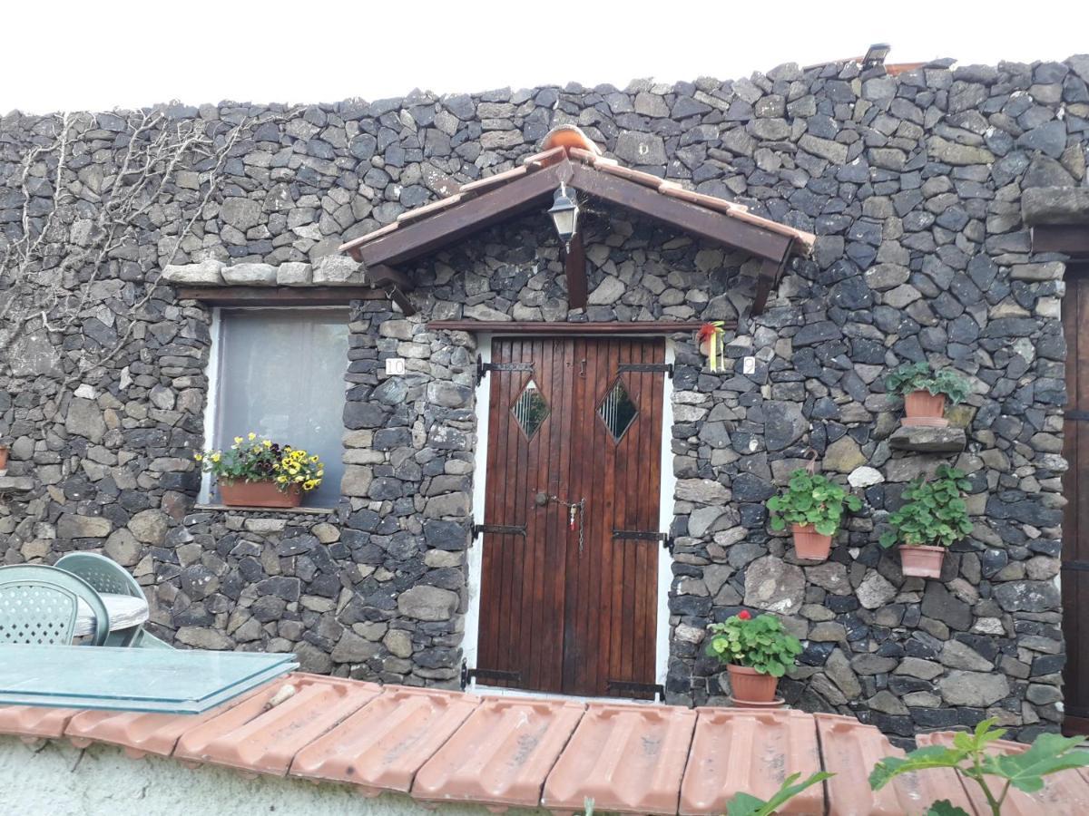 B&B Domo De Pedra Tottubella Extérieur photo